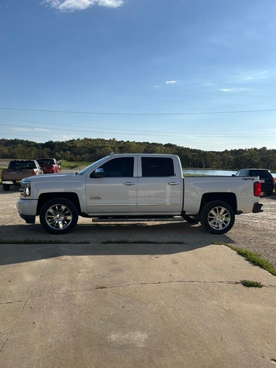 2016 Chevrolet Silverado 1500 4WD Crew Cab 143.5" High Country