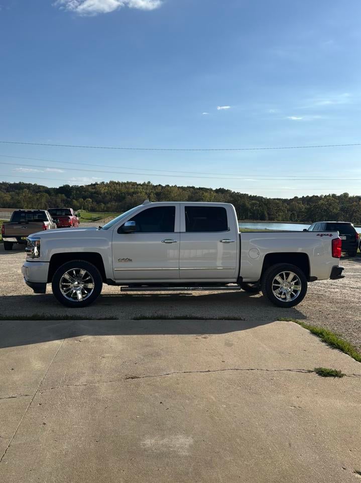 2016 Chevrolet Silverado 1500 4WD Crew Cab 143.5" High Country