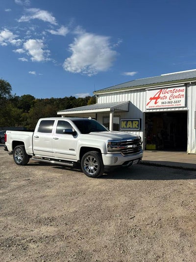 2016 Chevrolet Silverado 1500 4WD Crew Cab 143.5" High Country