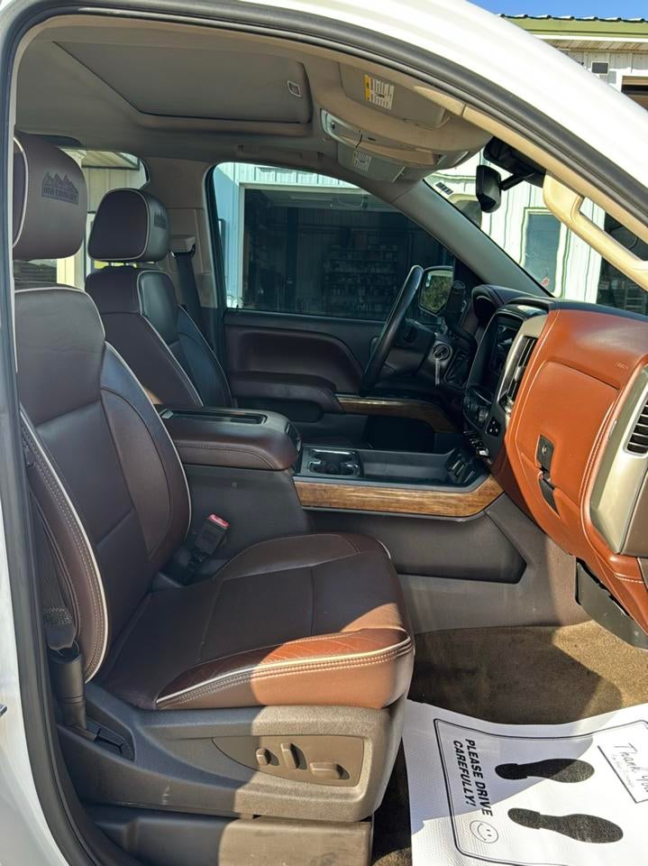 2016 Chevrolet Silverado 1500 4WD Crew Cab 143.5" High Country