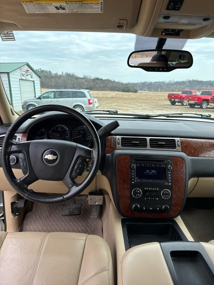 2008 Chevrolet Suburban 4WD 4dr 1500 LT w/3LT