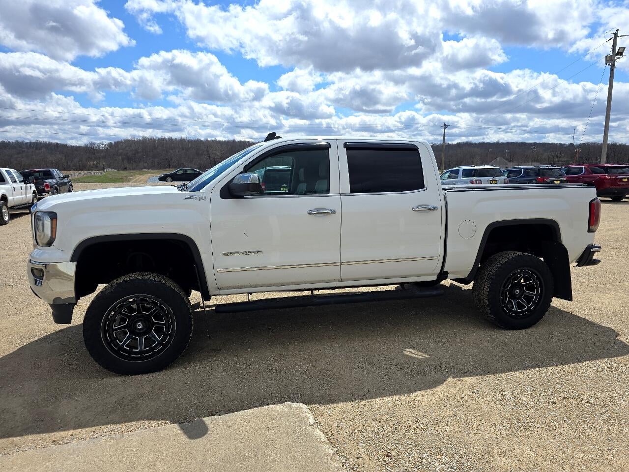 2017 GMC Sierra 1500 4WD Crew Cab 143.5" SLT
