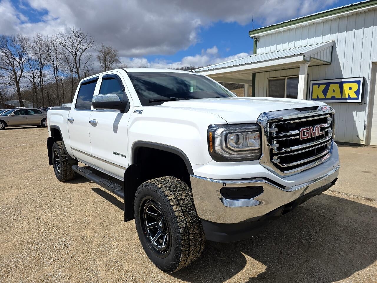 2017 GMC Sierra 1500 4WD Crew Cab 143.5" SLT