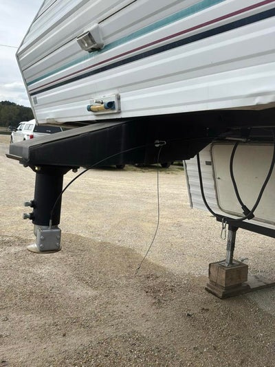 1999 Dutchmen Lite 5th Wheel Base