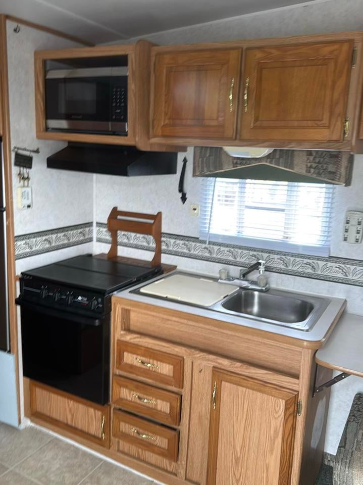 1999 Dutchmen Lite 5th Wheel Base
