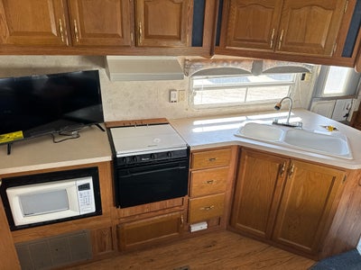 2003 Forest River Cherokee Grey Wolf 26 BH