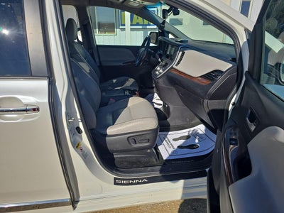 2016 Toyota Sienna 5dr 7-Pass Van XLE Premium AWD (Natl)