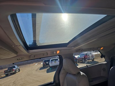 2016 Toyota Sienna 5dr 7-Pass Van XLE Premium AWD (Natl)