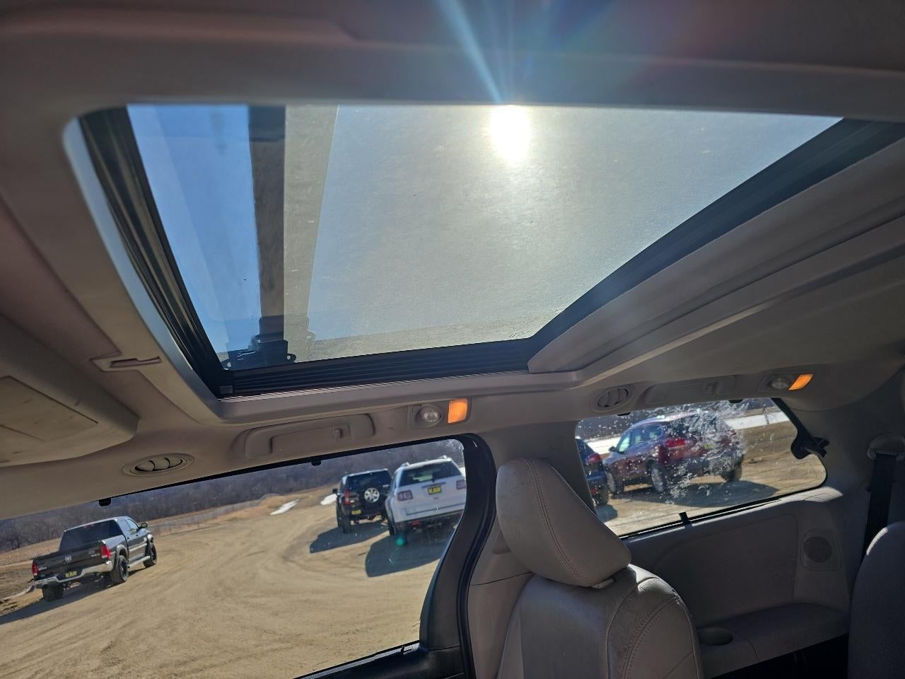 2016 Toyota Sienna 5dr 7-Pass Van XLE Premium AWD (Natl)