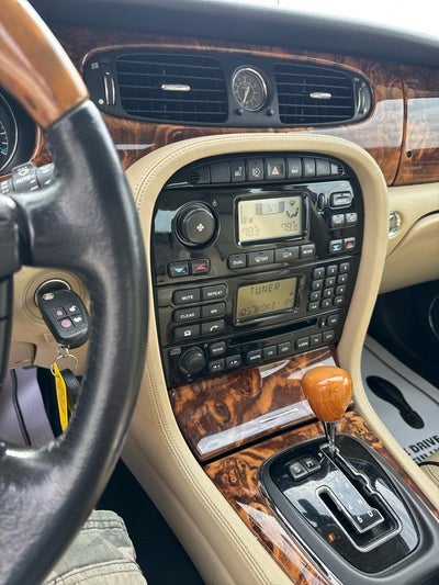 2007 Jaguar XJ 4dr Sdn XJ8 L