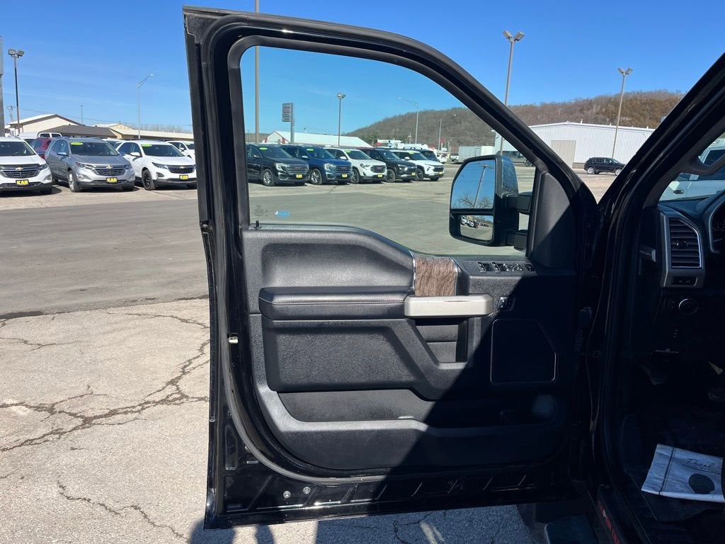 2017 Ford Super Duty F-250 SRW Lariat