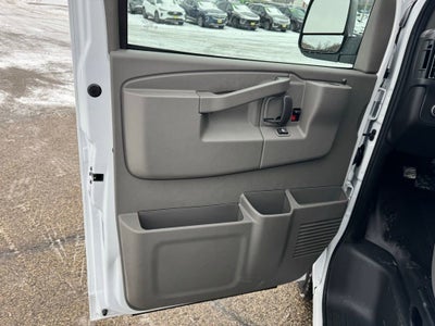 2025 Chevrolet Express Cargo 3500 WT
