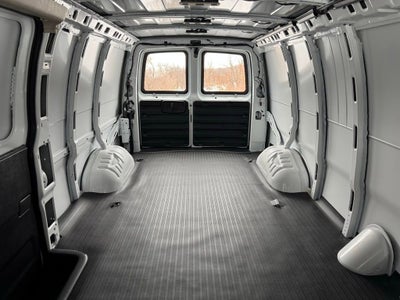 2025 Chevrolet Express Cargo 3500 WT