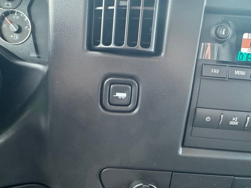 2025 Chevrolet Express Cargo 3500 WT