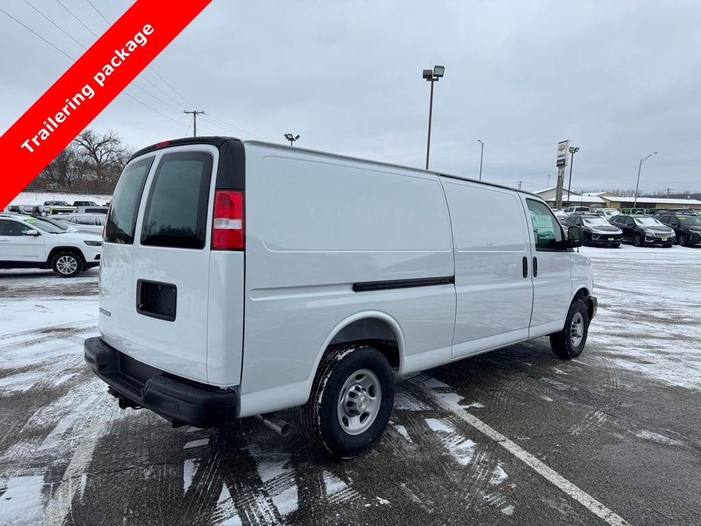 2025 Chevrolet Express Cargo 3500 WT