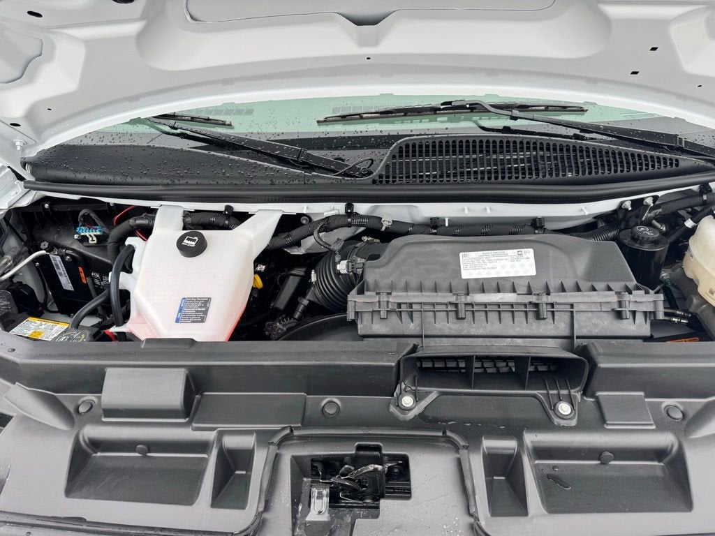 2025 Chevrolet Express Cargo 3500 WT