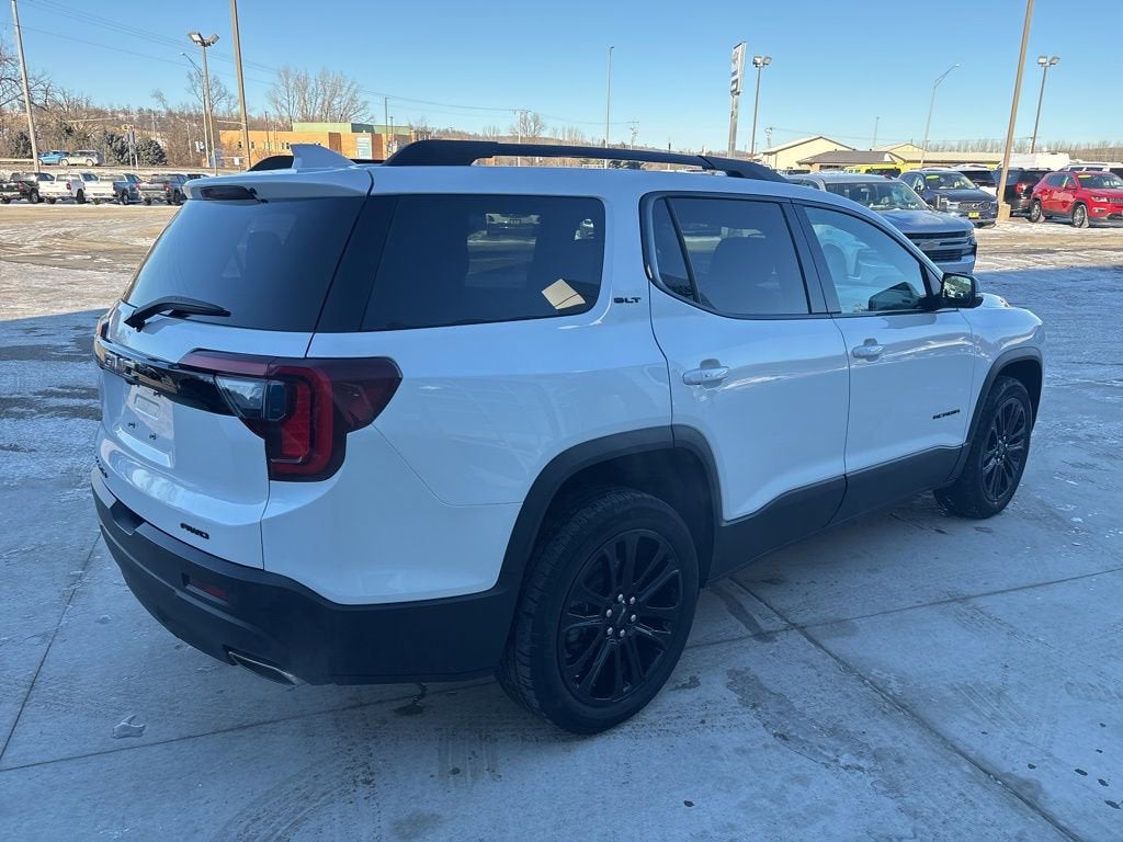 2023 GMC Acadia SLT