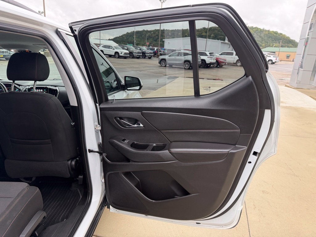 2018 Chevrolet Traverse LT Cloth