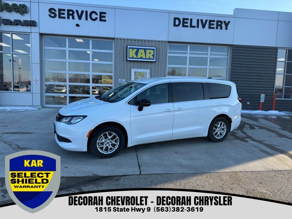 2025 Chrysler Voyager LX