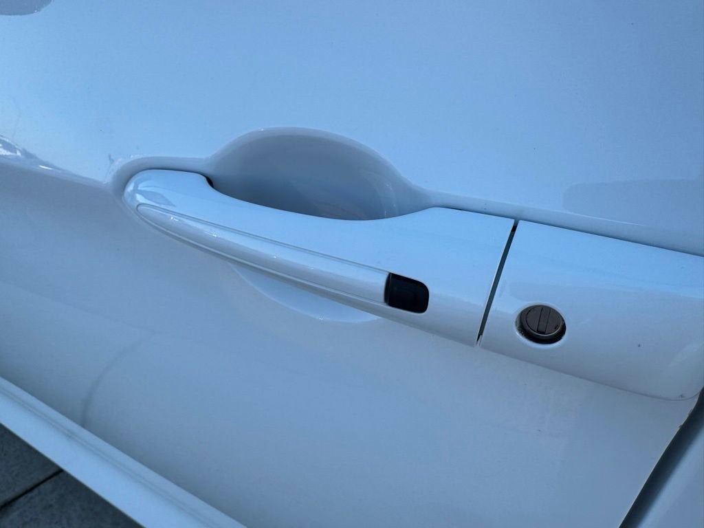 2025 Chrysler Voyager LX