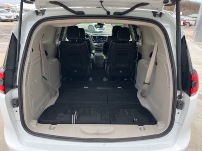 2023 Chrysler Pacifica Hybrid Touring L