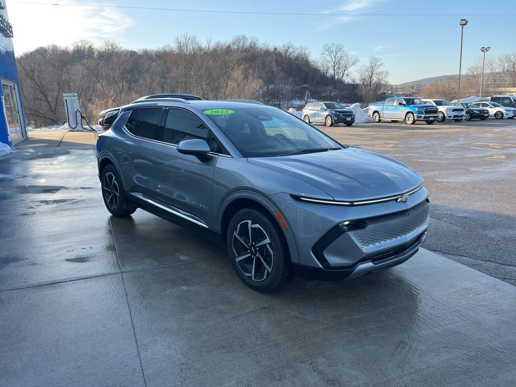 2025 Chevrolet Equinox EV LT